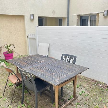 Ecu : Superbe Appartement Avec Exterieur Reims Esterno foto