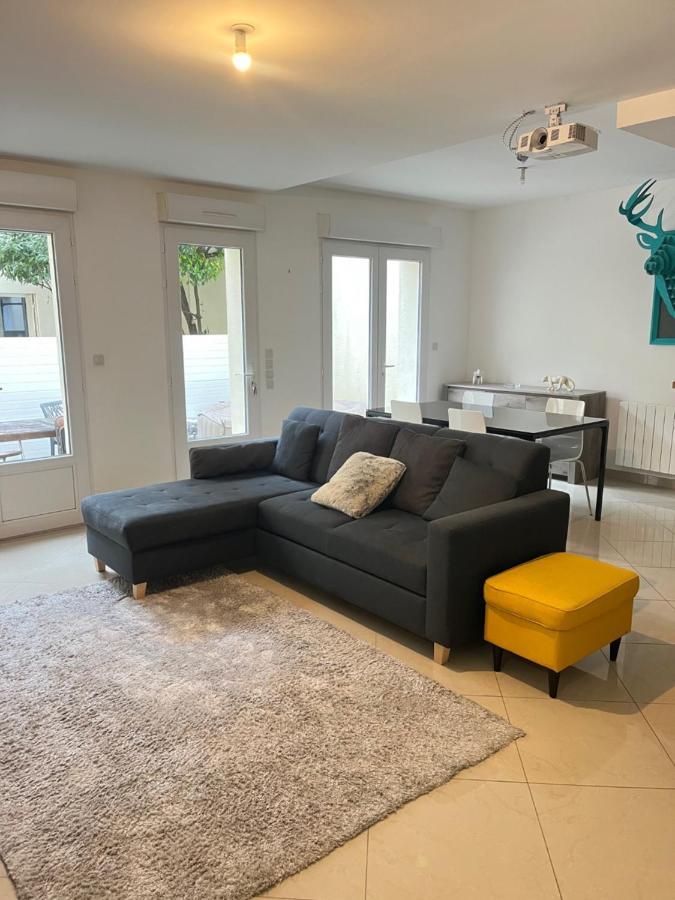Ecu : Superbe Appartement Avec Exterieur Reims Esterno foto