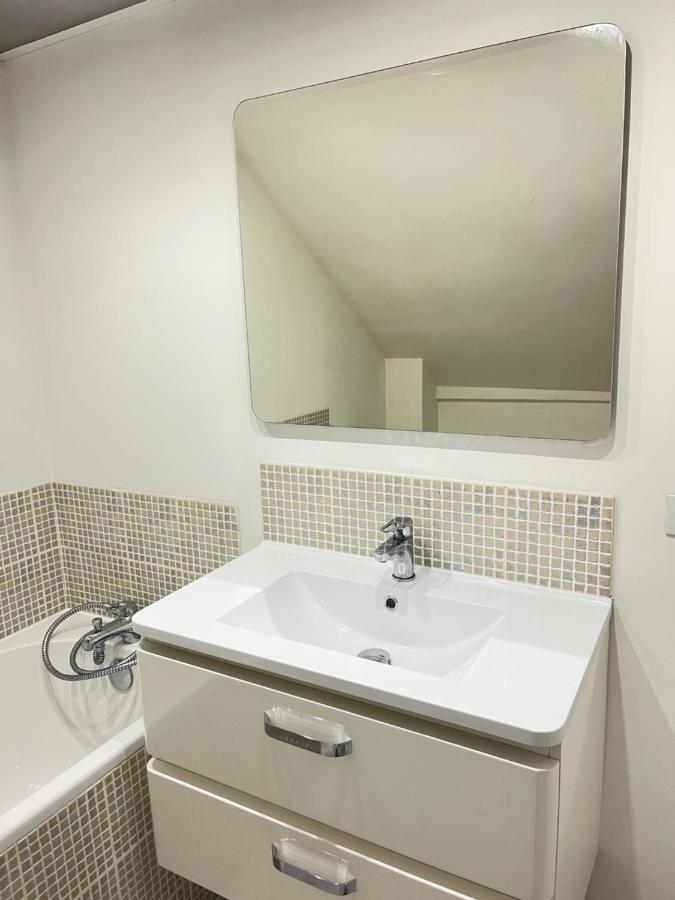 Ecu : Superbe Appartement Avec Exterieur Reims Esterno foto