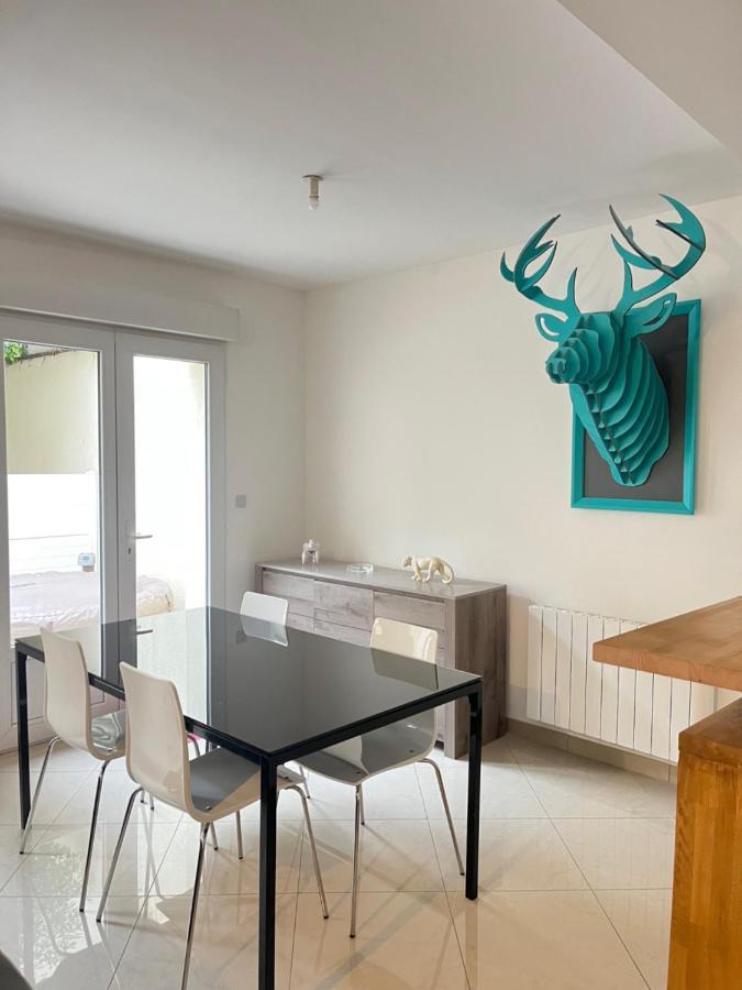 Ecu : Superbe Appartement Avec Exterieur Reims Esterno foto