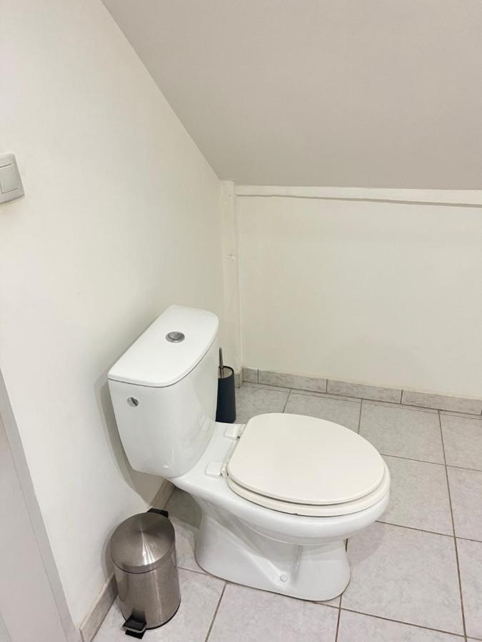 Ecu : Superbe Appartement Avec Exterieur Reims Esterno foto